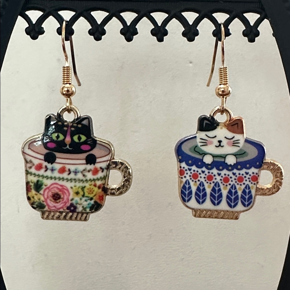 🧡Cat-in-Teacup Dangle Earrings🧡